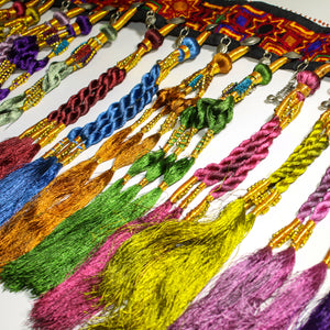 CINTO FAJILLA KUCHI TEXTIL CON MOTAS COLGANTES