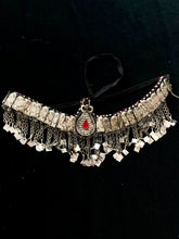 Cargar imagen en el visor de la galería, TOCADO / HEADDRESS TRIBAL KUCHI PECES