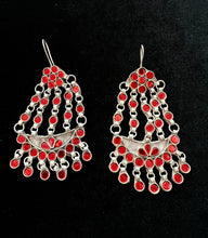 Cargar imagen en el visor de la galería, ARETES ARTESANALES INSPO KUCHI ROJOS