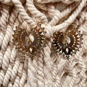 ARETES ANCESTRAL DORADOS (BRASS)